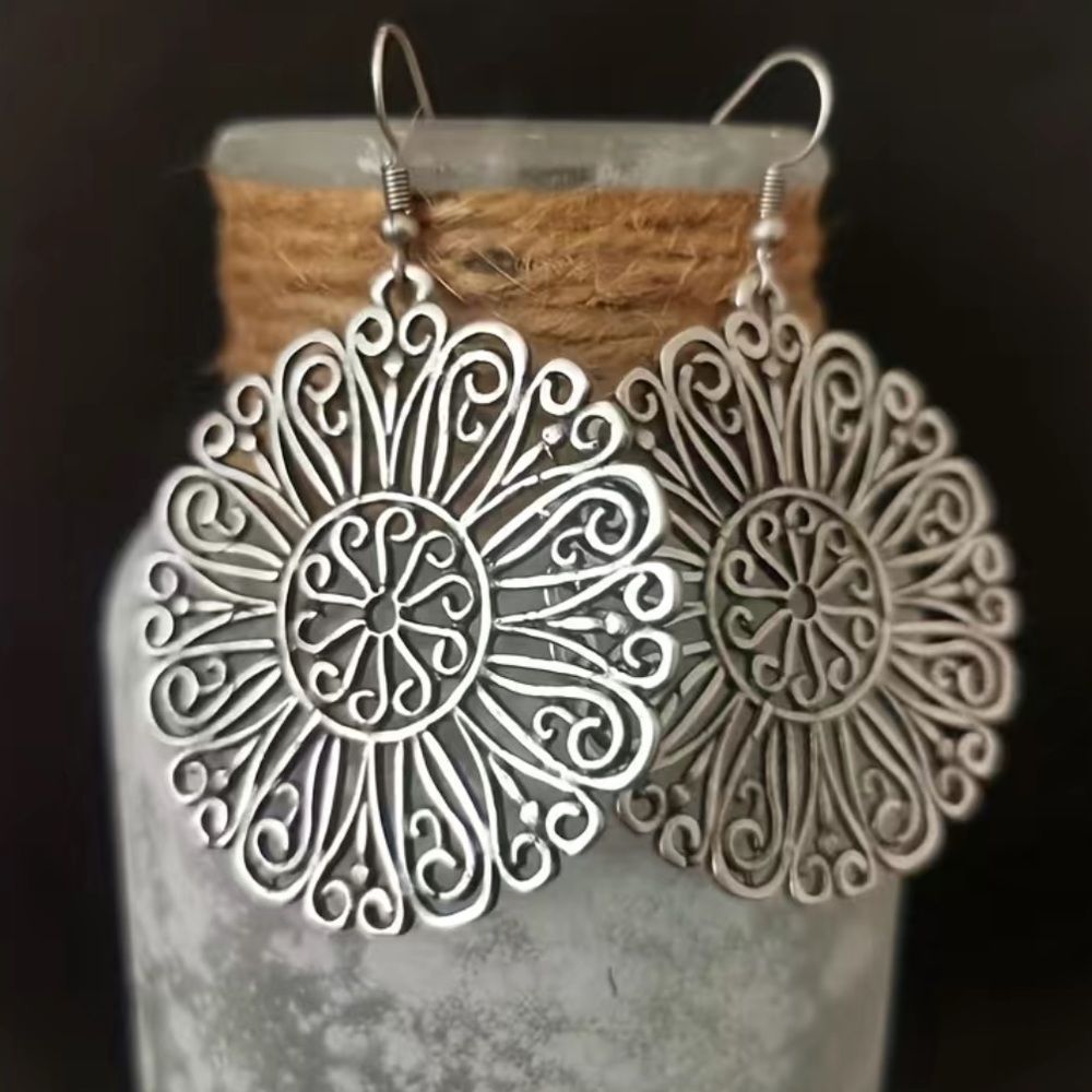 Elegant Silver Filigree Earrings